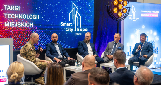 prelegencji podczas konferencji na targach smart city expo poland organizowanych przez lentewenc